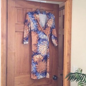 Three quarter sleeve J. McLaughlin dress beautiful floral print